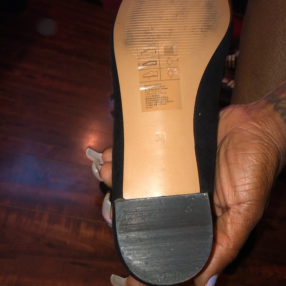 Pointy toed black flats - Picture 5 of 5